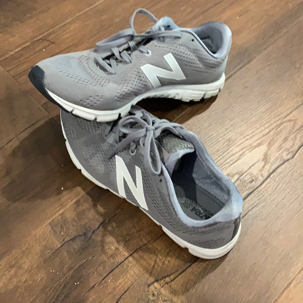 New balance gray ultra soft tennis shoe